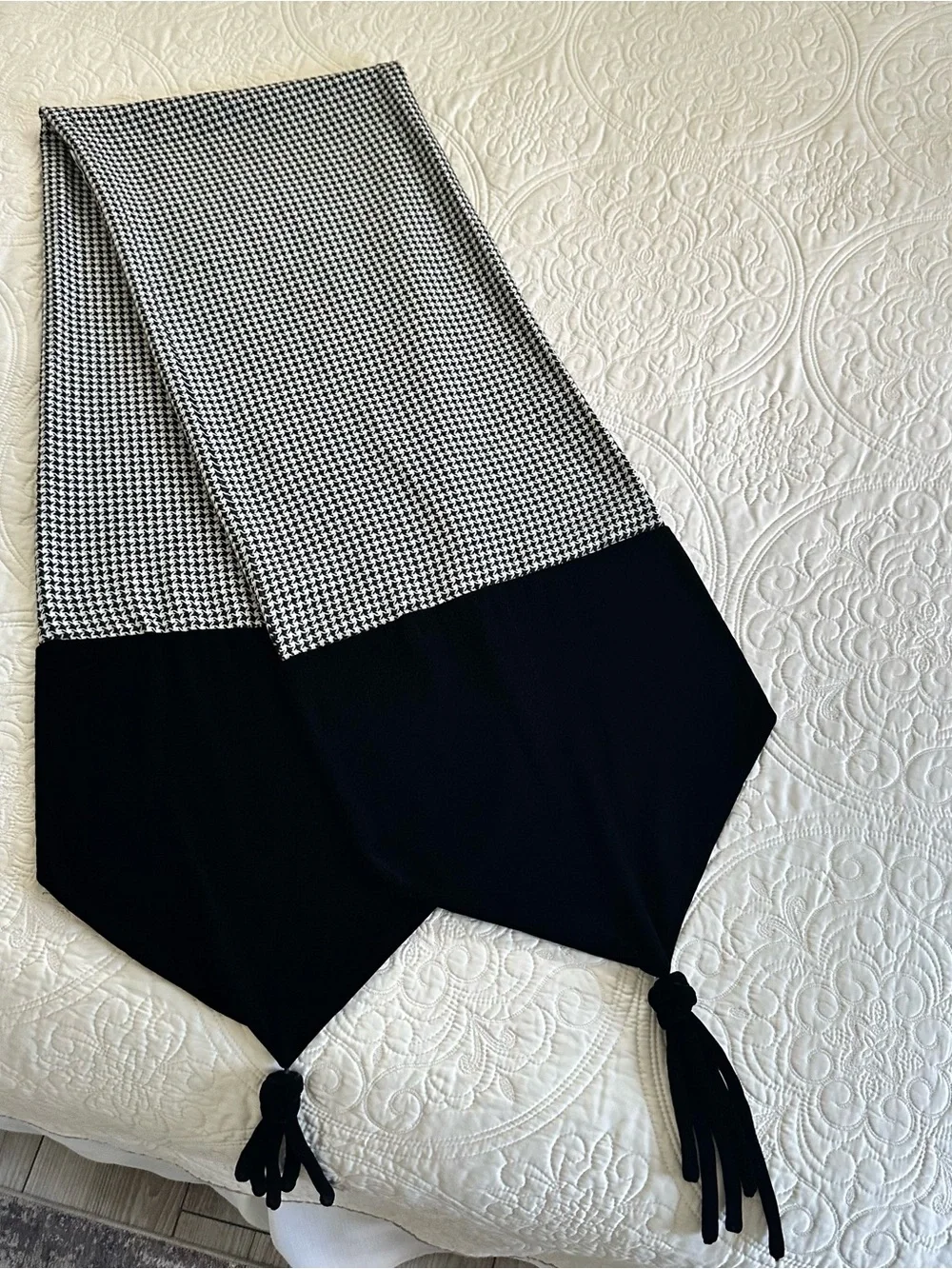 Ellen Raines Martin Black and White Houndstooth  & Velvet Scarf